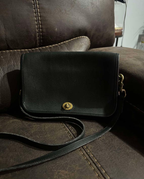 AUTHENTIC Vintage Coach Black Pocket Purse - 1 owner