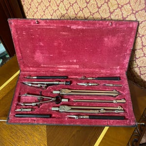 Set da disegno vintage dell'URSS