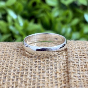 Thin Minimalist High Polished Simple Plain Silver Ring Band / Stackable Engagement Promise Anniversary Ring / Sterling Silver Wedding Band