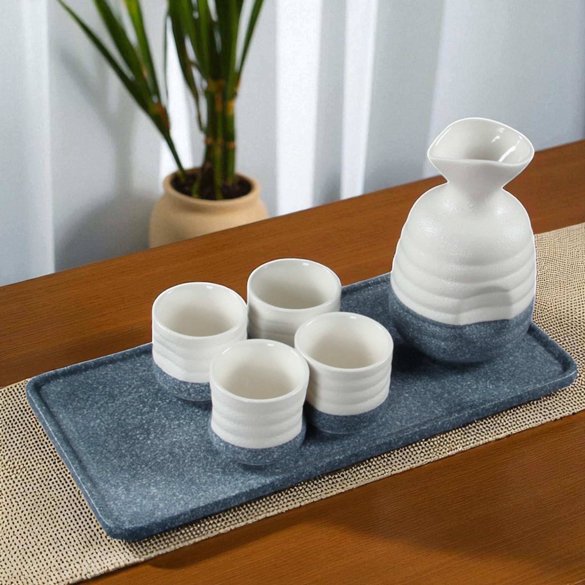 トレー付き日本酒セット I 青白陶器の徳利とおちょこカップ 急須 彼女 