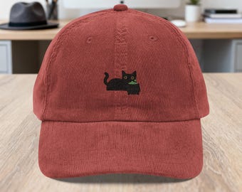 Vintage Cordmütze mit bestickter schwarzer Katze