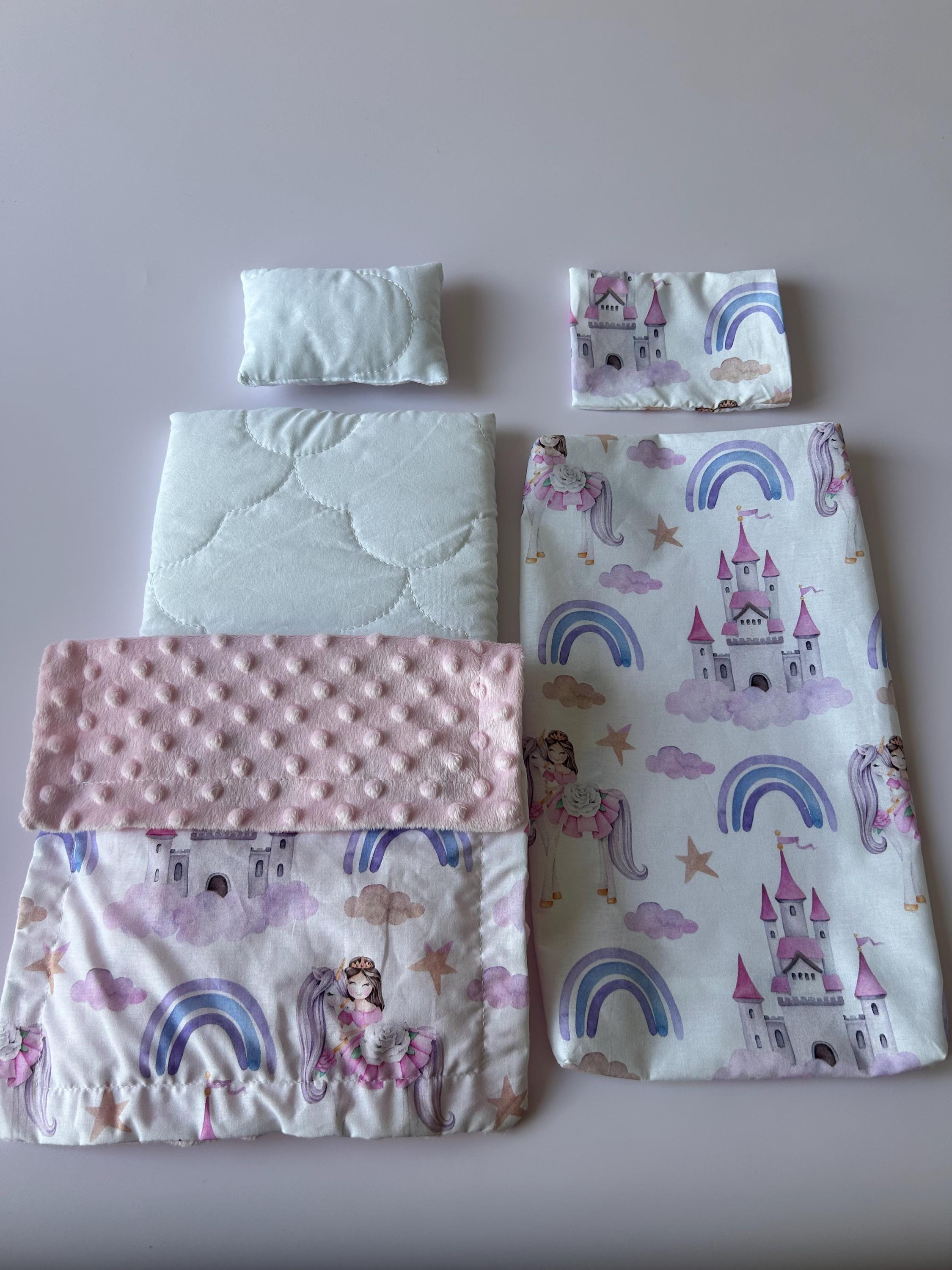Parure De Lit Pour Poupée à Carreaux Rose Et Blanc – 3 Pièces : Oreiller, Drap Supérieur Et Drap Inférieur