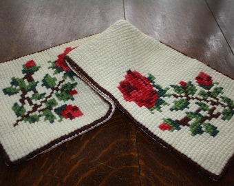 Vintage Wool Tapestry Needlepoint Cross Stitch on Canvas Table Runner Roses