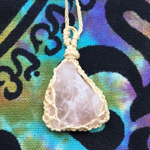 CRYSTAL MACRAME NECKLACE- Rose quartz and tan linhasita cord, crystal necklace, raw rose quartz necklace, hippie, boho, macrame jewelry
