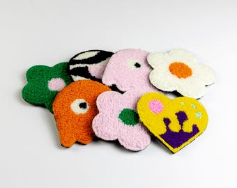 Punch Needle Coaster Set of 7 – Colorful Mug Rugs in Ghost, Flower & Heart Shapes – Coffee Table Decor – Cute Gift Idea