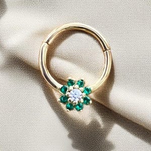 Piercing a forma di fiore in oro massiccio 14 carati con foglie di zirconi cubici color smeraldo, piercing all'elica, orecchino per cartilagine, orecchino in oro, piercing al trago