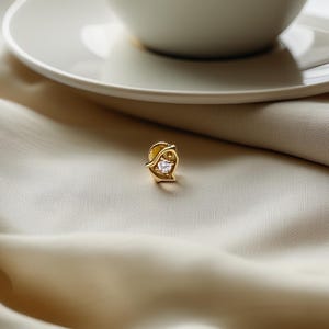 14K massief gouden bel met sprankelende zirkonia – Unieke tragus- en kraakbeenpiercing