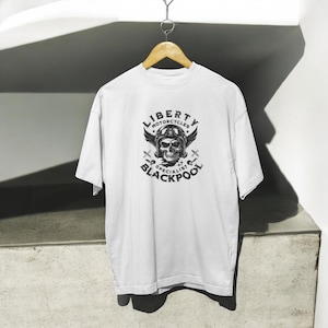 Oversized Biker Skull Helmet T-Shirt: Vintage Motorcycle Graphic Tee