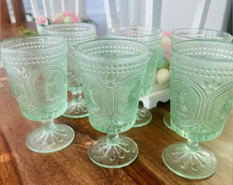 Juego de 6 copas Tabla Home de color verde primavera con base de conejito, 6 copas de color verde jade en relieve