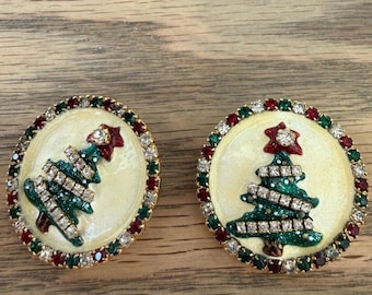 Brincos redondos raros inspirados na árvore de Natal do filme "Almoço no Ritz"