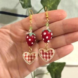 Strawberry Dangle Earrings| Strawberry Earrings| Cute Fruit Earrings| Cottagecore gifts