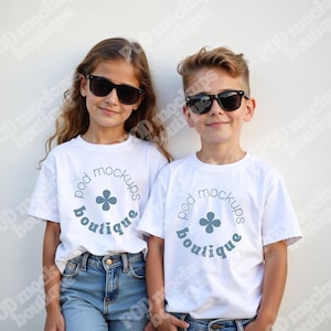 Gildan 5000B Syskonmodell, Ungdomsmodell för Gildan-t-shirt, Två barns T-shirtmodell G500, Barnmodellmodell för vit T-shirt