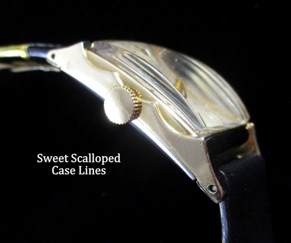 c.1953 Elgin - A Sweet Scalloped Original! - image 2