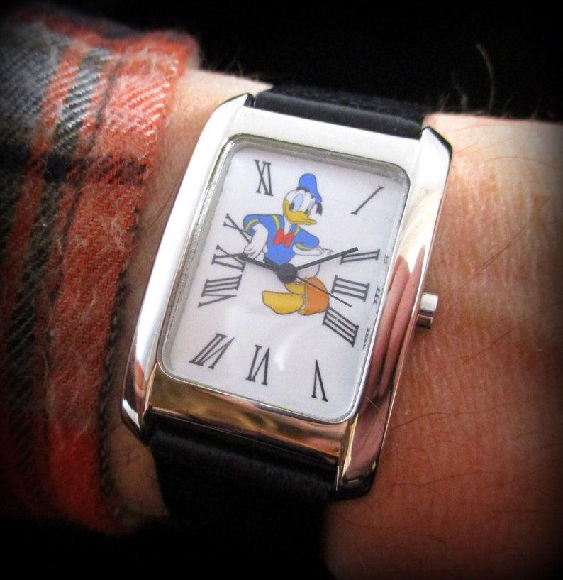 Donald Duck Rad Retro Styling Quartz image 9
