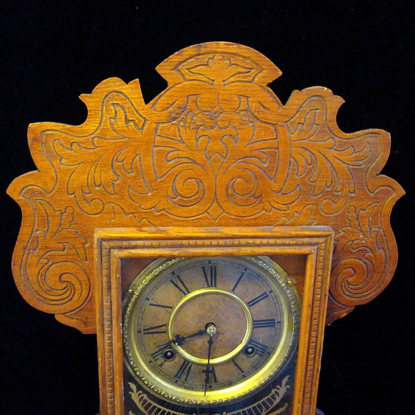 Waterbury Gingerbread Kitchen Clock