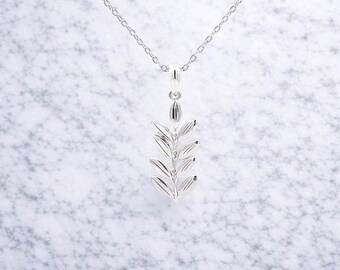 18K Gold Plated Bay Leaf Necklace - Elegant Laurel Pendant