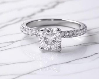 18 kt gouden in het lab gekweekte diamanten ring van 1 karaat: delicaat ontwerp