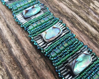 SEA ROAD - seed bead and abalone bracelet