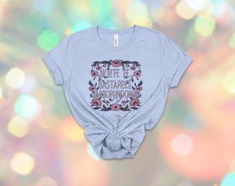 Camiseta política "No Lite Te Bastardes Carborundorum": Camiseta feminista de resistencia y protesta con diseño floral liberal