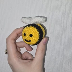 Handmade Crochet Bee – Amigurumi Bumblebee Plushie – Customisable Gift