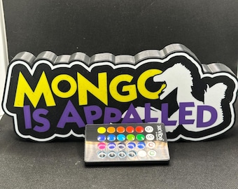 Placa "Mongo Está Horrorizado" | Decoração inspirada em Carl, o Explorador de Masmorras | Expositor de estante impresso em 3D | Presente para Fã de Livros de Fantasia