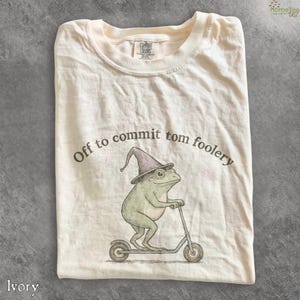 Off to Commit Tom Foolery Comfort Colors® Frosch-T-Shirt, lustiges Weirdcore Meme T-Shirt, sarkastisches Grafik-T-Shirt für Erwachsene