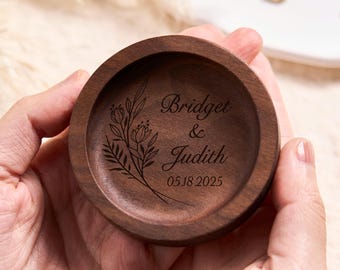 Custom Round Wood Ring Dish Engagement Ring Holder Wedding Ring Tray Wedding Gift Newlywed Gifts 5th Anniversary Gifts Wood Christmas Gifts