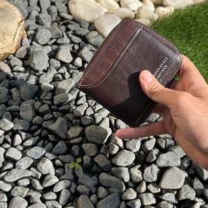 Vegan Leather Zipper Wallet with Crocodile Texture, Minimalist Bifold Coin Card Holder, Slim Leather image 8
