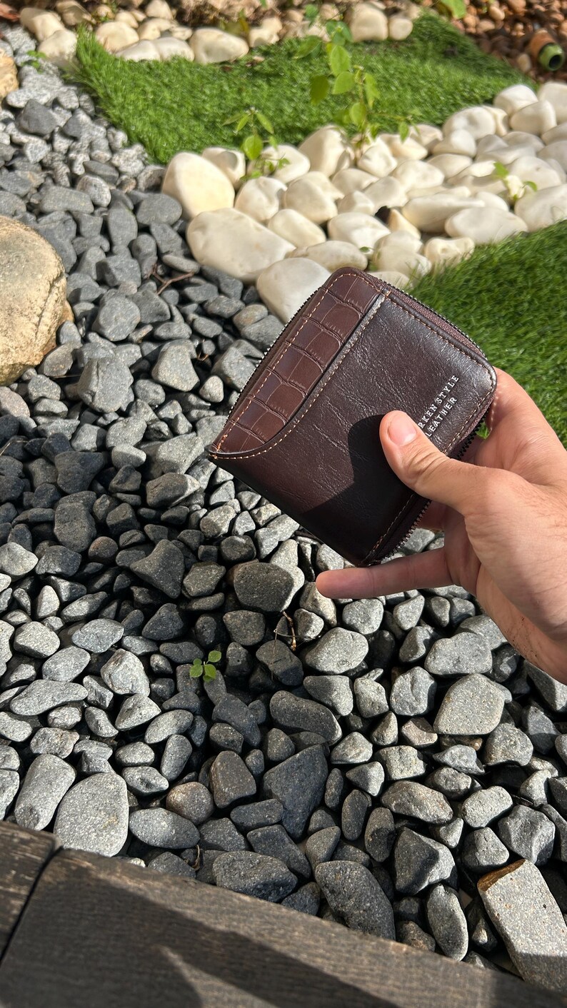 Vegan Leather Zipper Wallet with Crocodile Texture, Minimalist Bifold Coin Card Holder, Slim Leather image 8