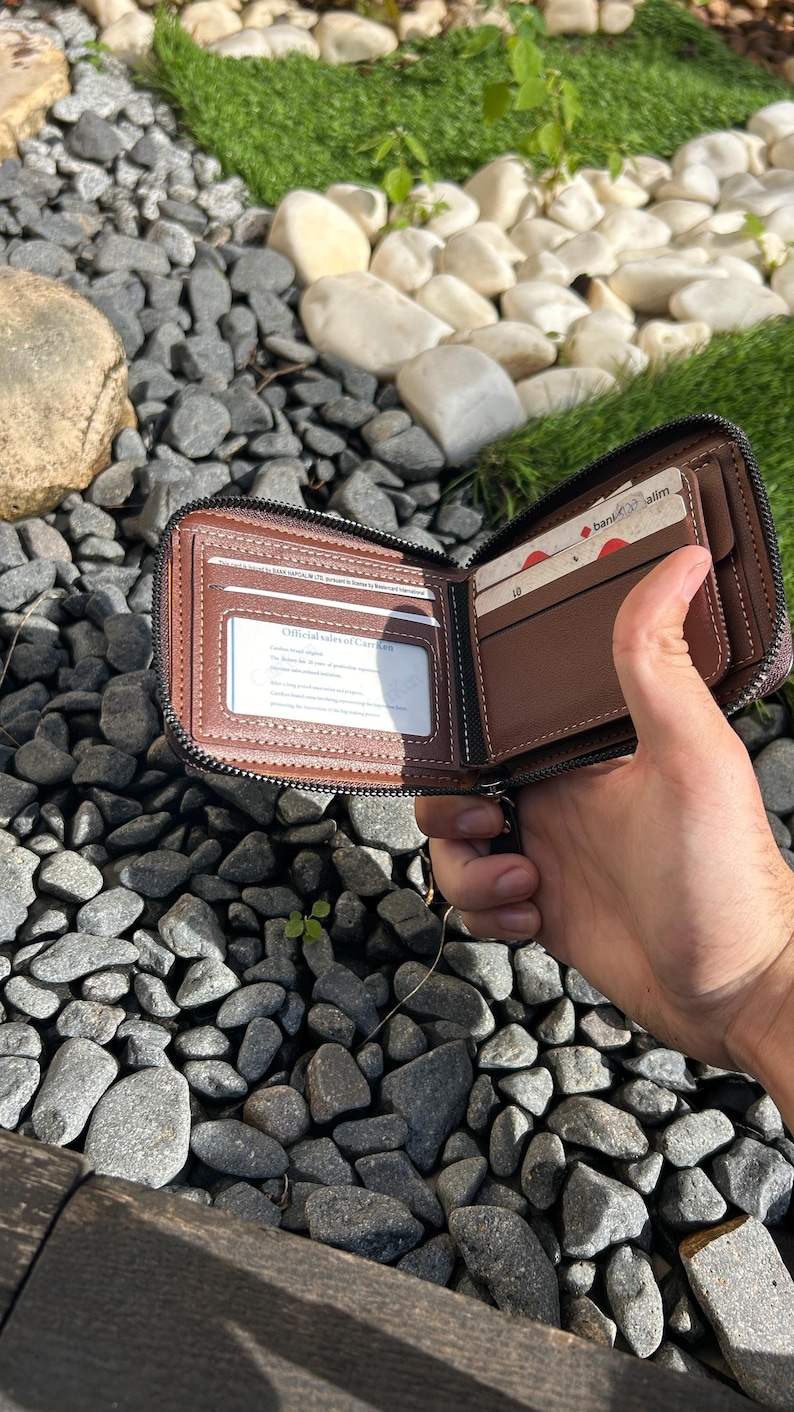 Vegan Leather Zipper Wallet with Crocodile Texture, Minimalist Bifold Coin Card Holder, Slim Leather image 7