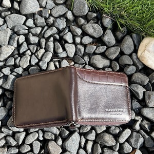 Vegan Leather Zipper Wallet with Crocodile Texture, Minimalist Bifold Coin Card Holder, Slim Leather image 5