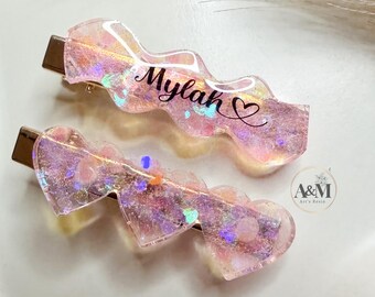 Personalizowane spinki do włosów dla dzieci, kokardy do włosów z żywicy z imieniem, spinki z brokatem, personalizowane spinki do włosów dla dziewczynek, kokardy z żywicy, faliste spinki, uroczy prezent dla dzieci