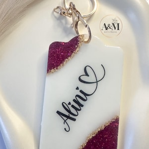 Personalized Glitter Resin Card Holder: Gold Leaf Keychain