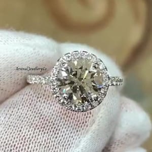 Round Cut Moissanite Engagement Ring White Gold Ring Halo Pave Setting Moissanite Ring Comfort Fit Elegant Wedding Ring Gift For Women&#39;s