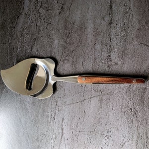 Barlow Heavy Grade Stainless Steel Cheese Slicer With Teak Handle -  Made in Japan