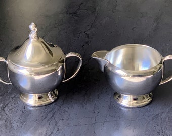 Oneida Silver-plated Set of Sugar and Creamer With Lid - Made in USA