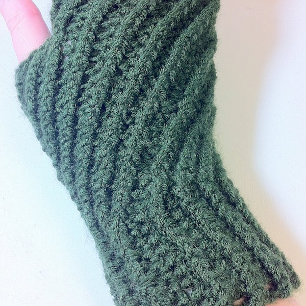 Pattern - Crochet Spiral Fingerless Gloves