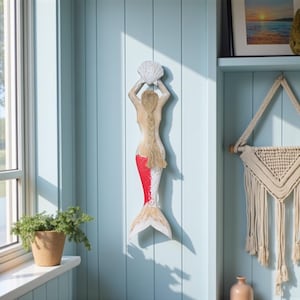 Handgemaakte houten zeemeermin-muurdecoratie: boho kust strandkunst