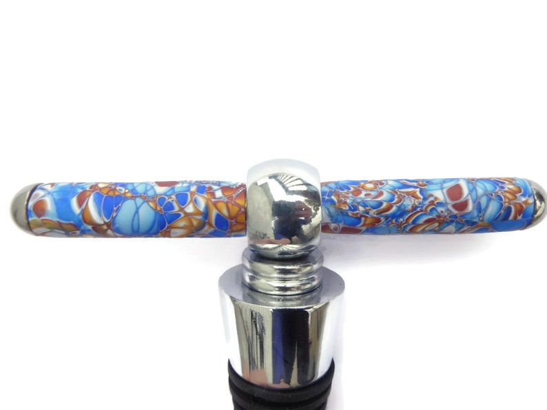 Bottle Stopper with built in cork screw image 6