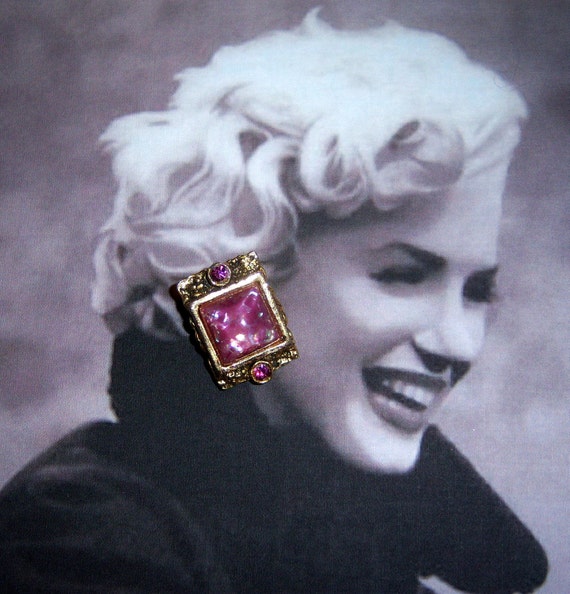 Selro Pink Confetti Art Glass Cabochon Earrings