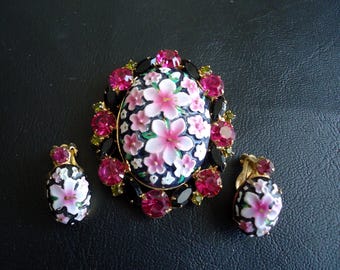 DeLizza and Elster a/k/a Juliana Domed Hibiscus Painted Raised Relief Glass Cabochon Brooch Earrings RARE Highly Sought After