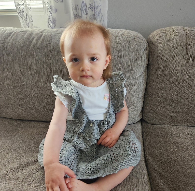 Lace Baby Girl Skirt with Ruffled Straps. Hand Knit Baby Girl Skirt. Retro Style Baby Girl Knit Skirt. Hand Knit Girl Gray Skirt with Straps zdjęcie 1