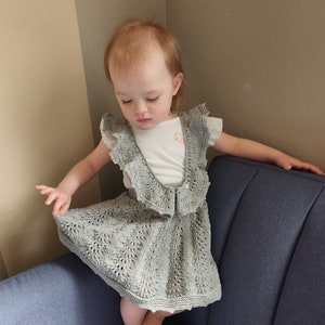 Lace Baby Girl Skirt with Ruffled Straps. Hand Knit Baby Girl Skirt. Retro Style Baby Girl Knit Skirt. Hand Knit Girl Gray Skirt with Straps zdjęcie 3