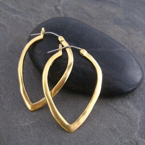 Rounded triangle shaped hoops, wavy shape, simple satin gold or oxidized silver hoops, medium size, edgy classic