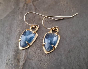 Blue kyanite shield shaped dangle earrings, gold claw prong setting, light blue rose cut genuine gemstone