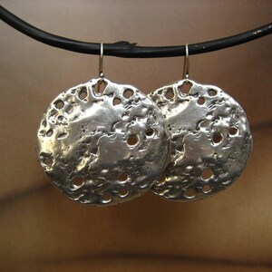 Shoreline sterling silver disc earrings image 2