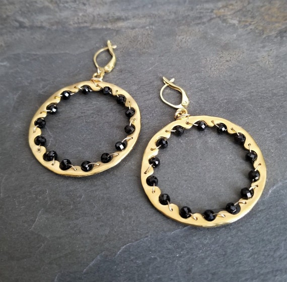 Black spinel hoop earrings discount