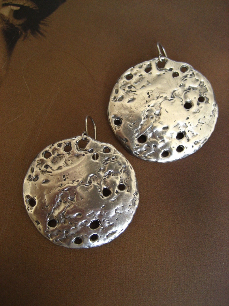 Shoreline sterling silver disc earrings image 4