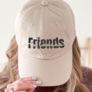 Geborduurde baseballpet Friends to Lovers, cadeau boekenliefhebber
