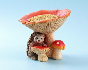 Hedgehog Mushroom Bird Feeder, Small Garden Bird Seed Dish, Fairy Garden Hedgehog Figurine, Bonsai Decor, Toadstool Ornament